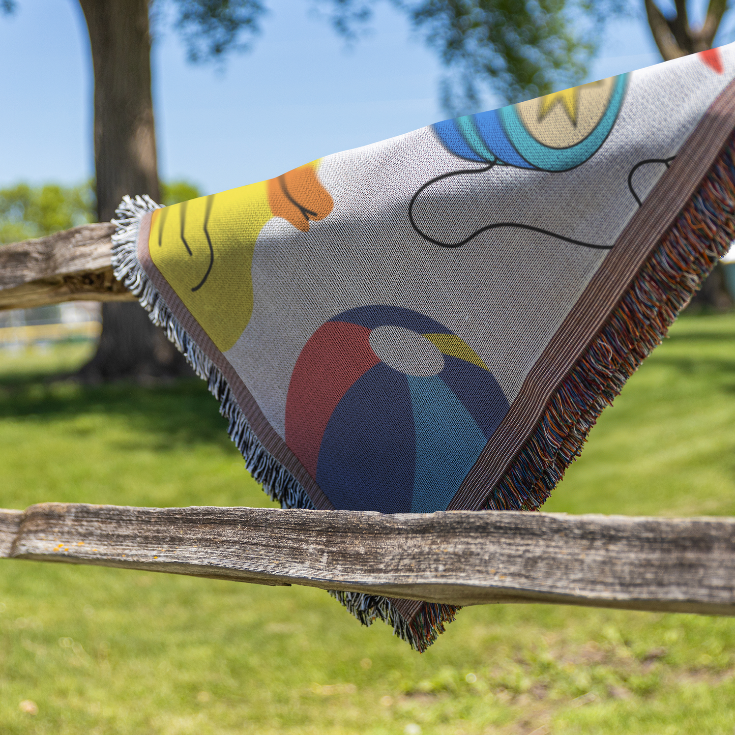 Kids woven blanket, outside close up view